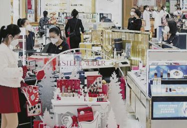 中国「日米欧は化粧品の全成分を開示しなければ販売不可。そして我々が安く生産するアル」　帰っていいよ￼